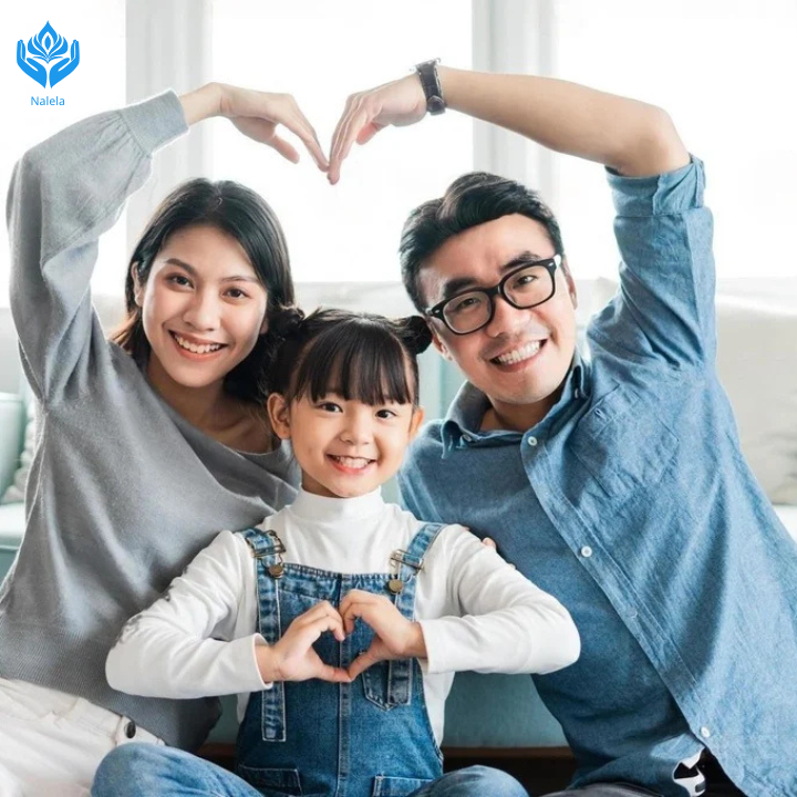 Gia đình vui vẻ khi cha mẹ thấu hiểu con cái.
