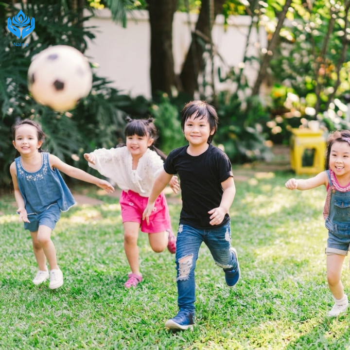 Trẻ mạnh về thể thao ngoài trời.
