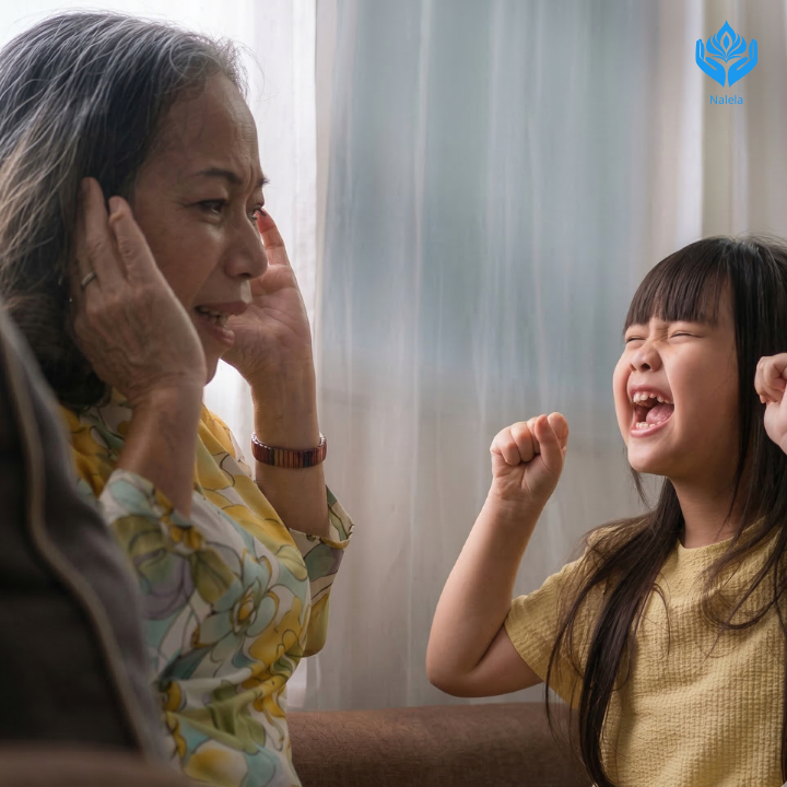 Trẻ bướng bỉnh không chịu nghe lời mẹ, gia đình xung đột.