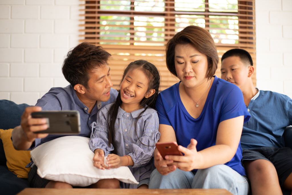 Những điều cha mẹ nên tránh khi dạy con